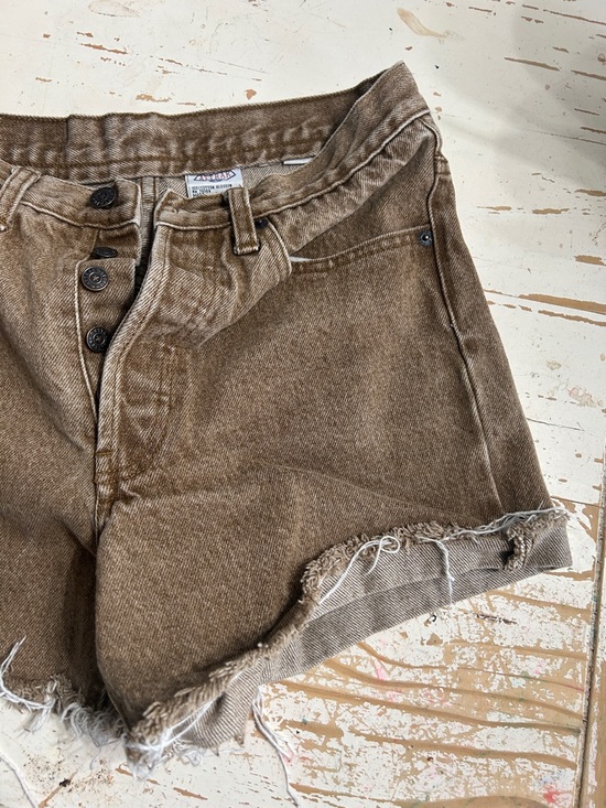High-Rise Frayed Hem Brown Denim Shorts - Picture 3 of 9